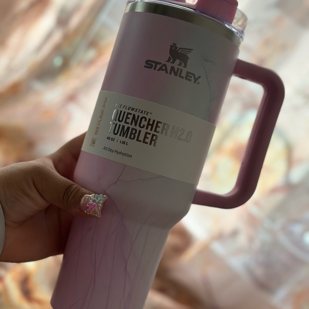 Stanley Flowstate Quencher H2.0 in Soft Rose